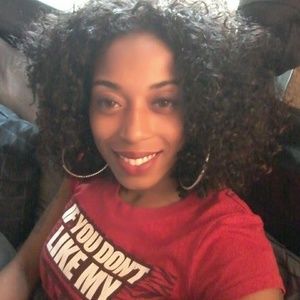 Meet your Posher, Stephanie